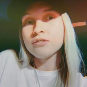 Meet your Posher, Mia